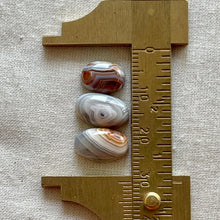 Load image into Gallery viewer, Laguna Lace Agate Oval Cabochon Lot
